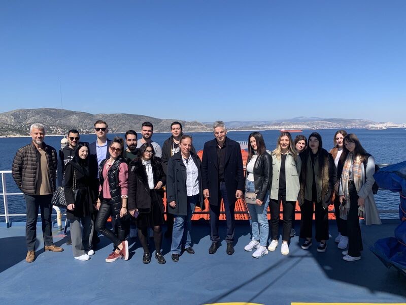 Read more about the article «Επίσκεψη των φοιτητών και καθηγητών του Μεταπτυχιακού Προγράμματος “Ναυτιλία” του Πανεπιστήμιο Πειραιώς στο δεξαμενόπλοιο «Aegean Harmony», του στόλου της ARCADIA SHIPMANAGEMENT Co Ltd. στο αγκυροβόλι του Πειραιά.